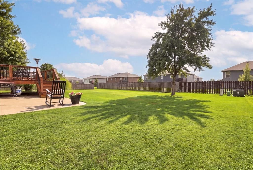 Photo 35 of 40 - 906 SW Bobcat Street, Oak Grove, MO 64075