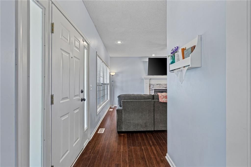 22217 W 51st Street — photo 3