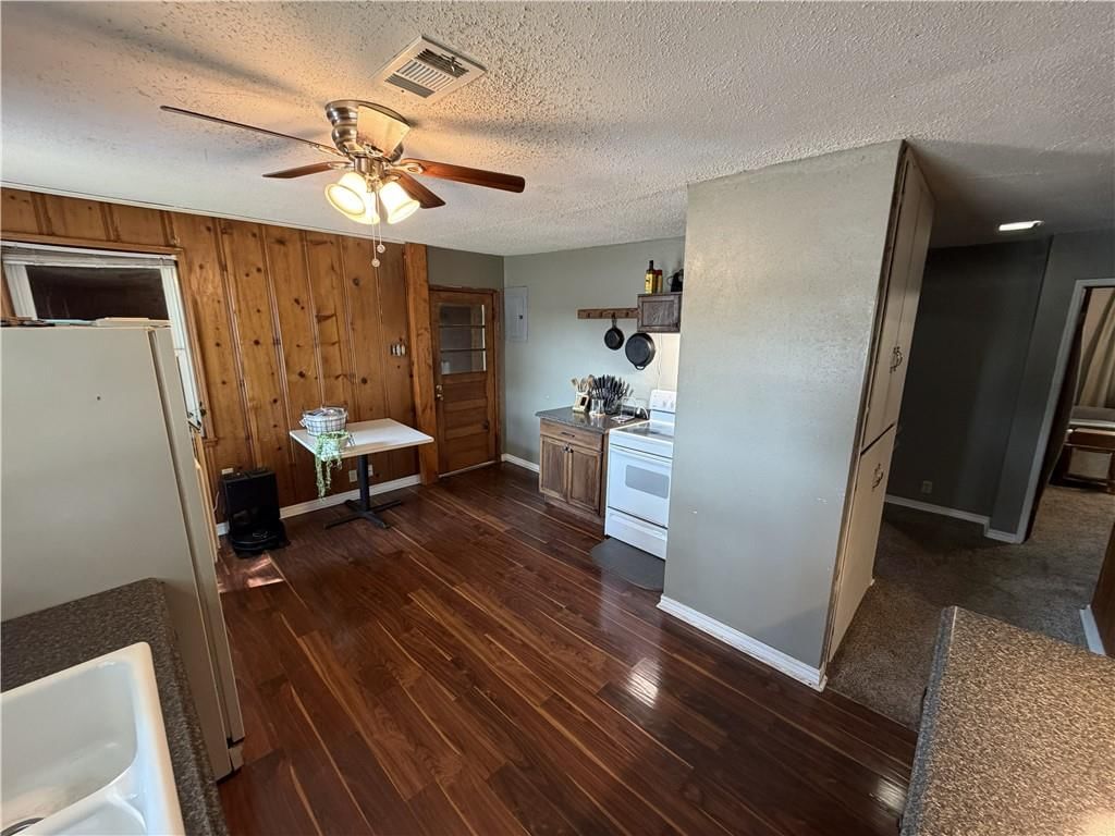 1102 S Homer Street — photo 9
