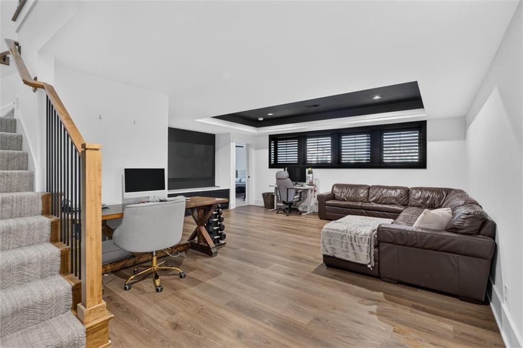 17401 Oakshire Street — photo 32