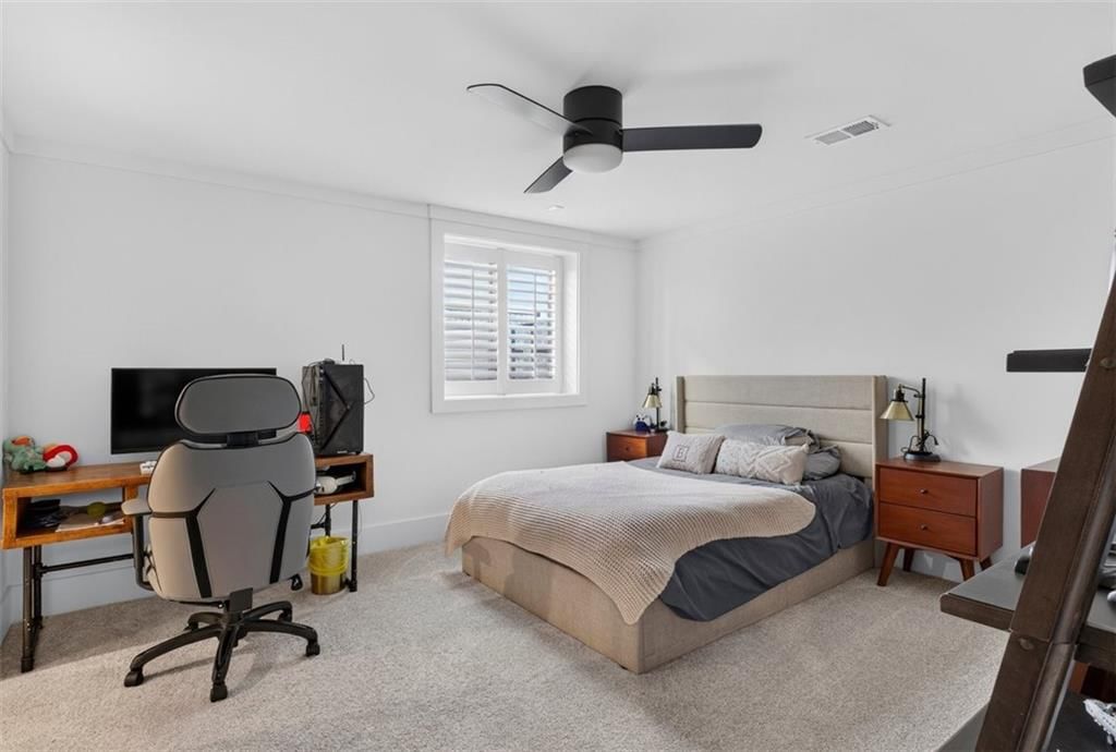 17401 Oakshire Street — photo 35