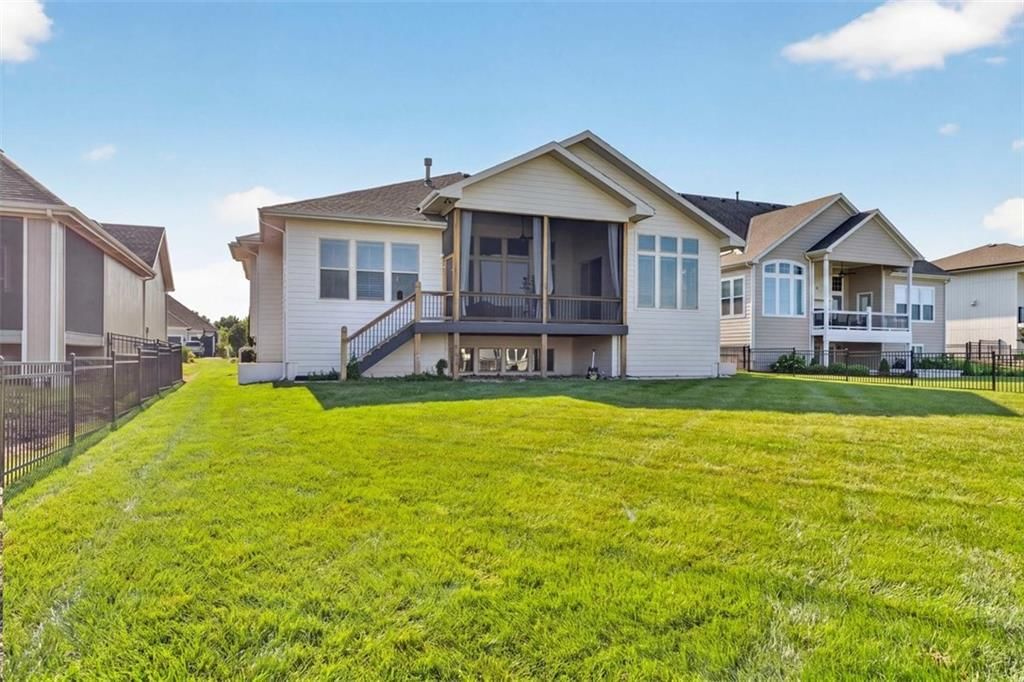 17401 Oakshire Street — photo 42