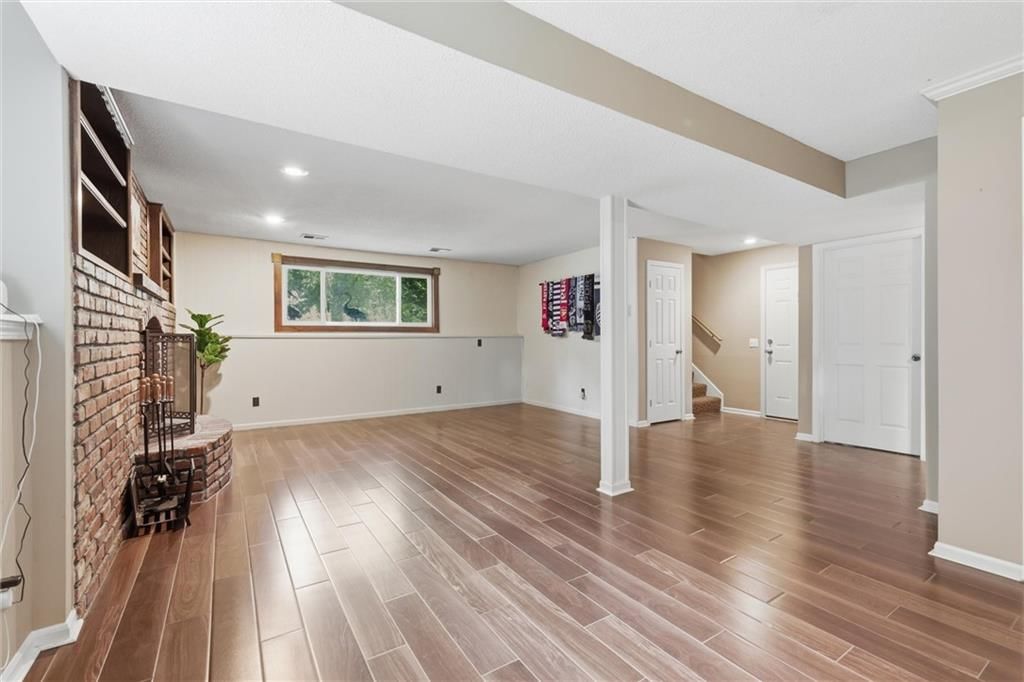 573 E 126th Terrace — photo 32
