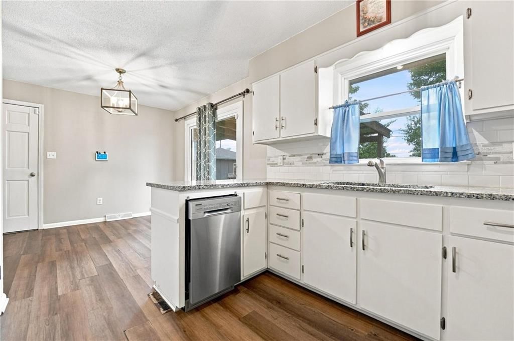 505 S Olive Street — photo 10