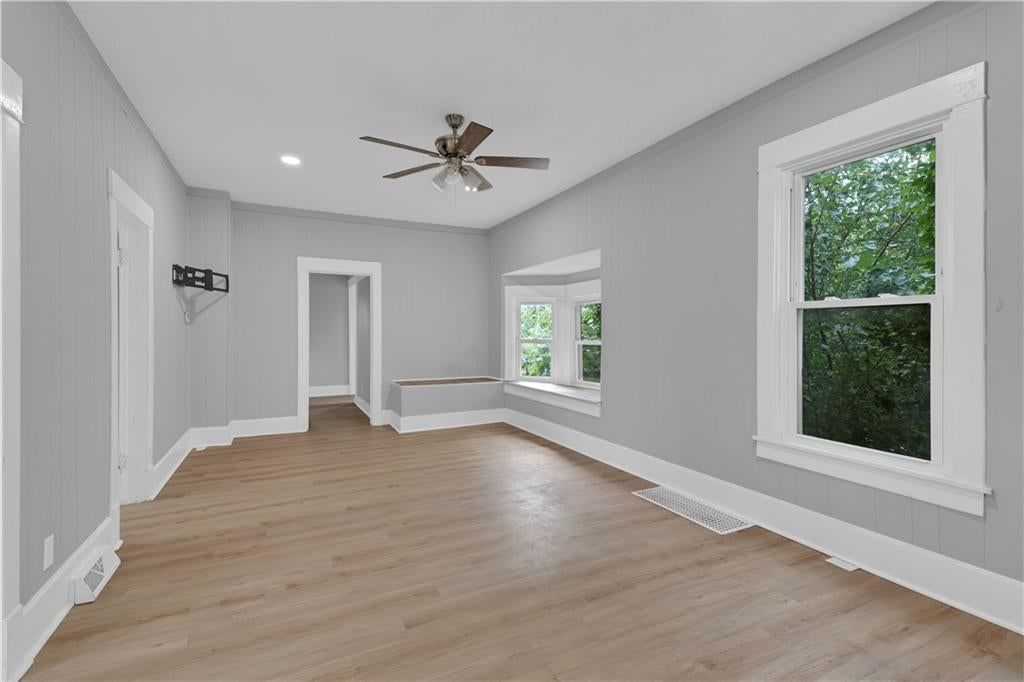 2425 Jackson Avenue — photo 6