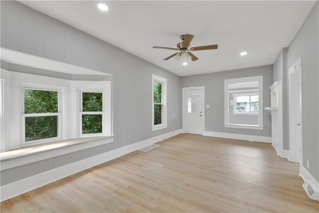 2425 Jackson Avenue — photo 7