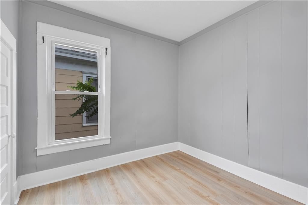 2425 Jackson Avenue — photo 8