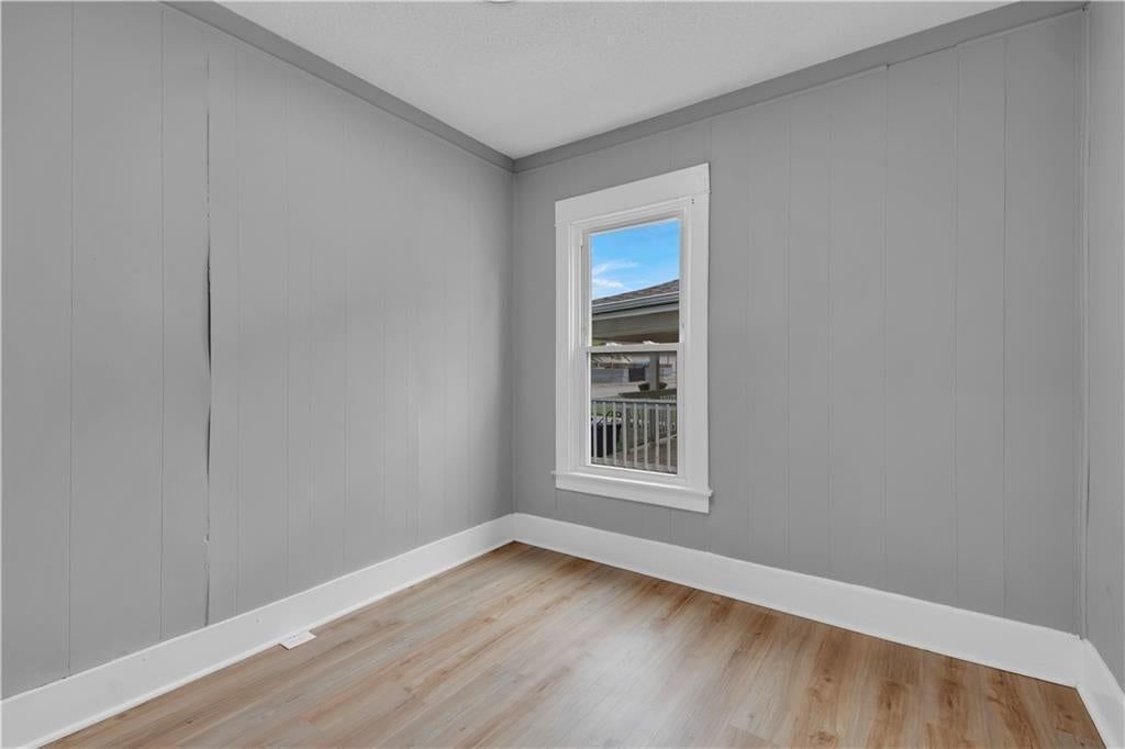 2425 Jackson Avenue — photo 13