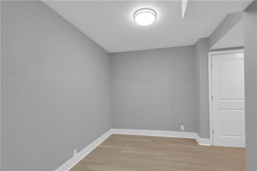 2425 Jackson Avenue — photo 14