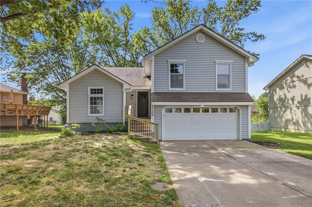 Photo 1 of 39 - 1103 SE 5th Terrace, Lee's Summit, MO 64063
