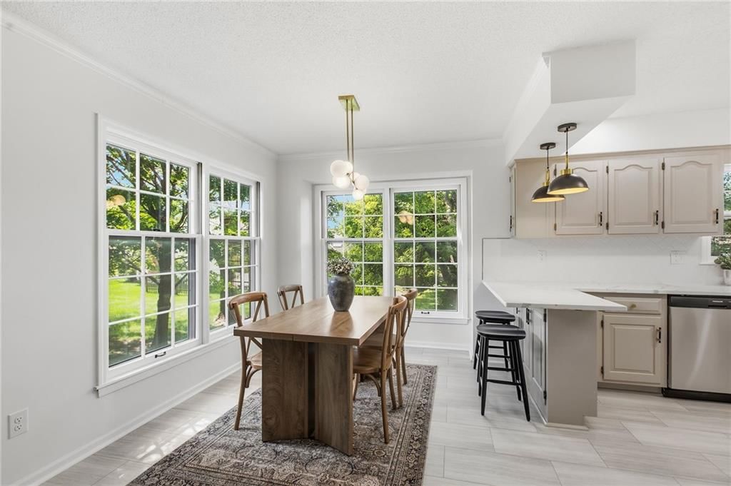 Photo 9 of 39 - 1103 SE 5th Terrace, Lee's Summit, MO 64063