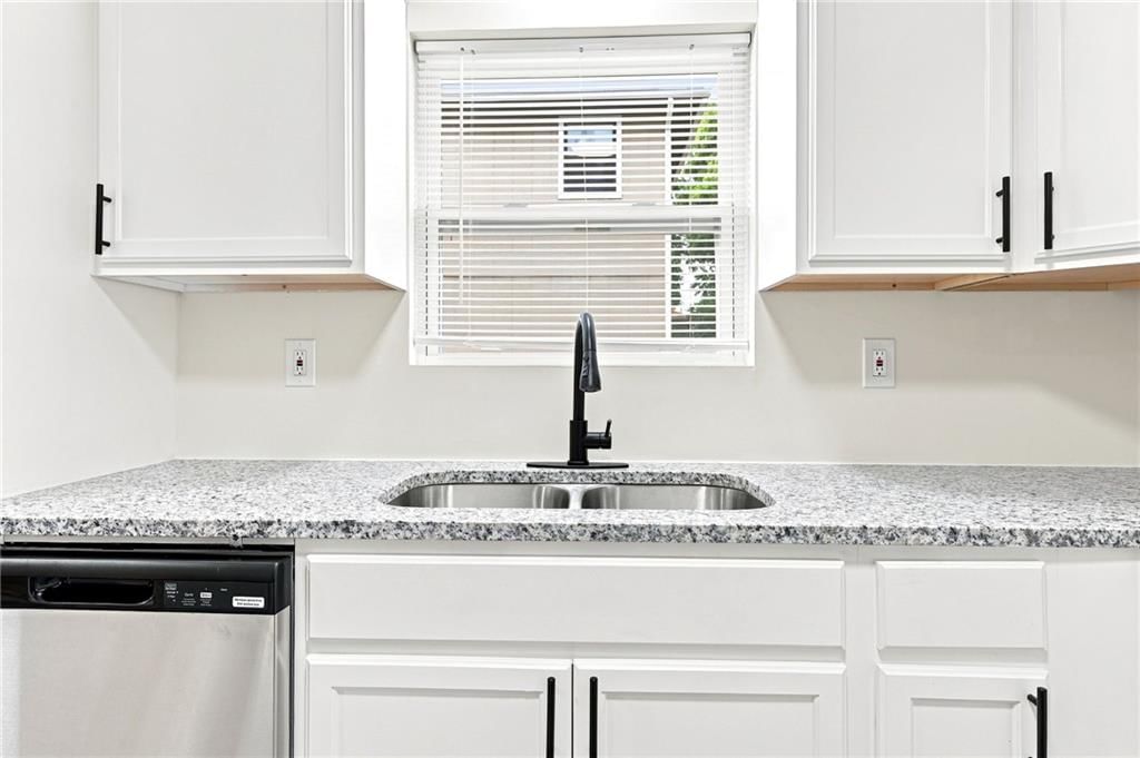 915 Madison Street — photo 11