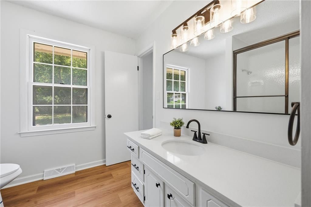 8815 N Grand Avenue — photo 12