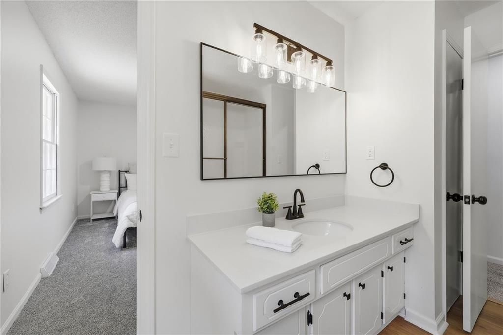 8815 N Grand Avenue — photo 13
