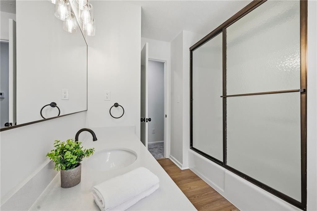 8815 N Grand Avenue — photo 14