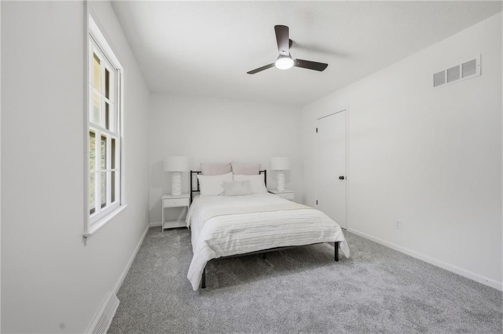 8815 N Grand Avenue — photo 15