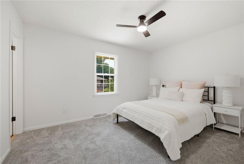 8815 N Grand Avenue — photo 17
