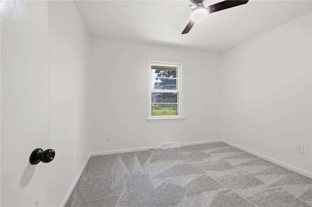 8815 N Grand Avenue — photo 19