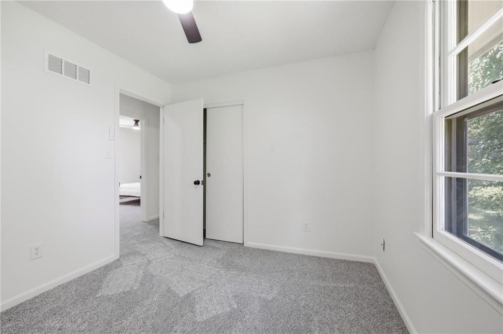 8815 N Grand Avenue — photo 20