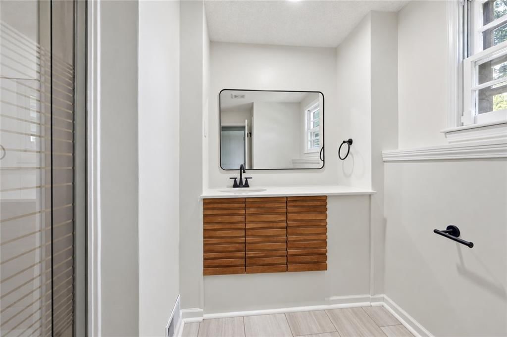 8815 N Grand Avenue — photo 22