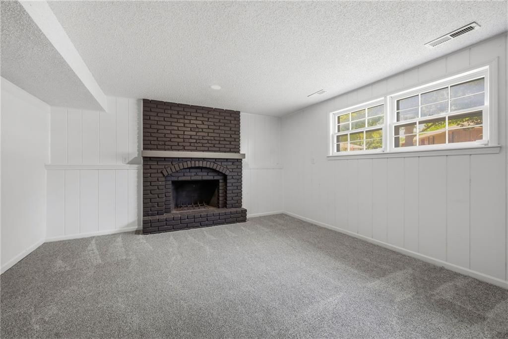 8815 N Grand Avenue — photo 23