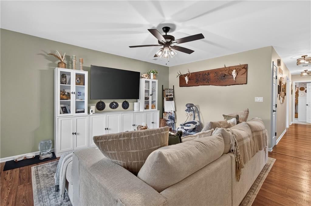 424 N Armstrong Street — photo 10