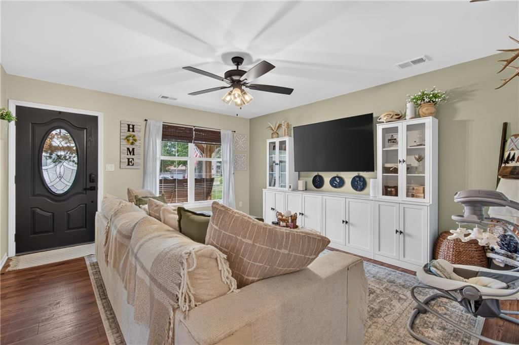 424 N Armstrong Street — photo 11