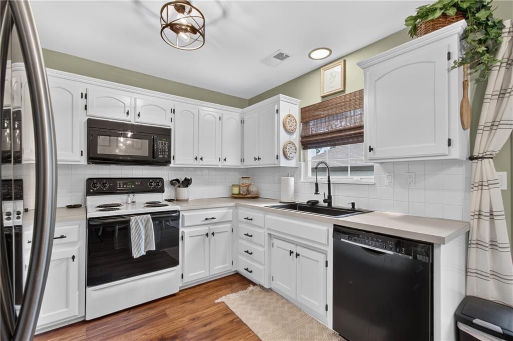 424 N Armstrong Street — photo 17
