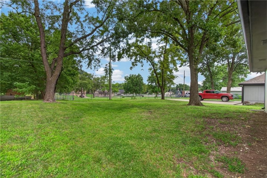 424 N Armstrong Street — photo 30