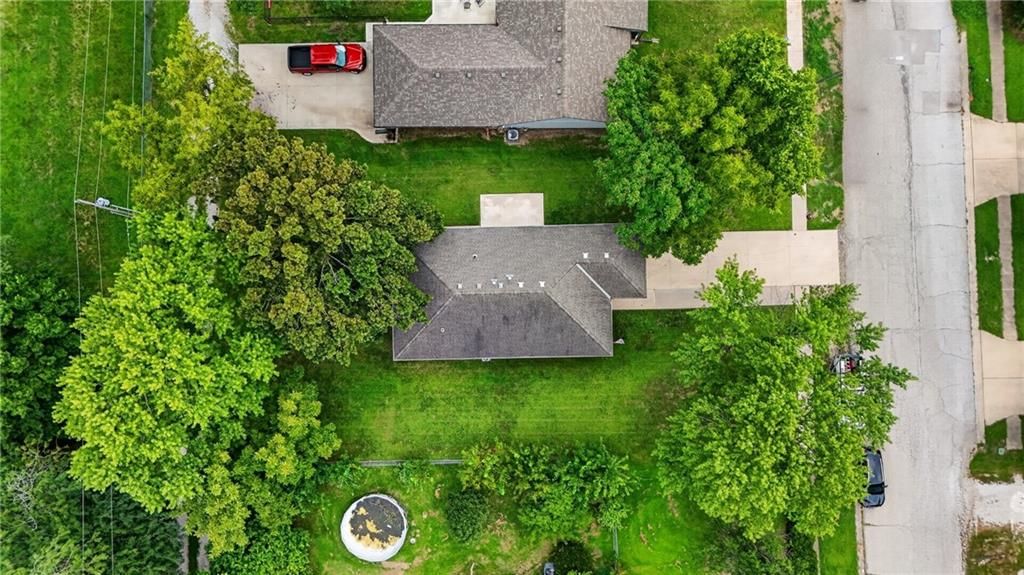 424 N Armstrong Street — photo 32