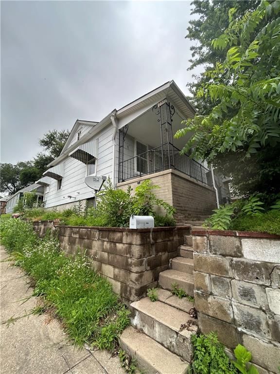 1221 Prospect Avenue, St Joseph, MO