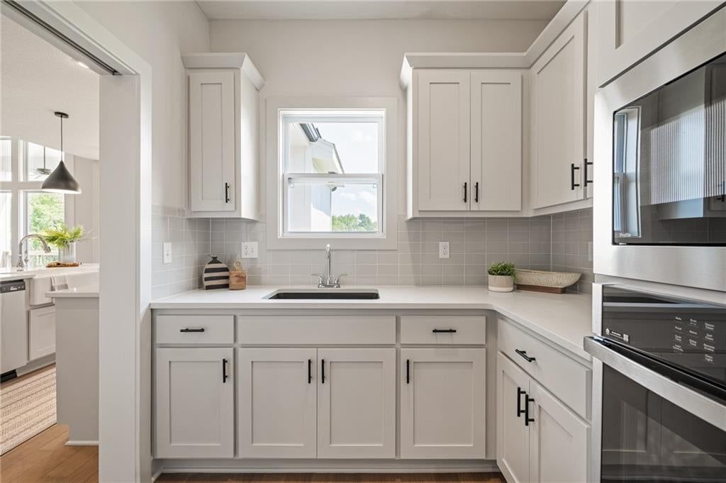 2262 W Wabash Street — photo 16
