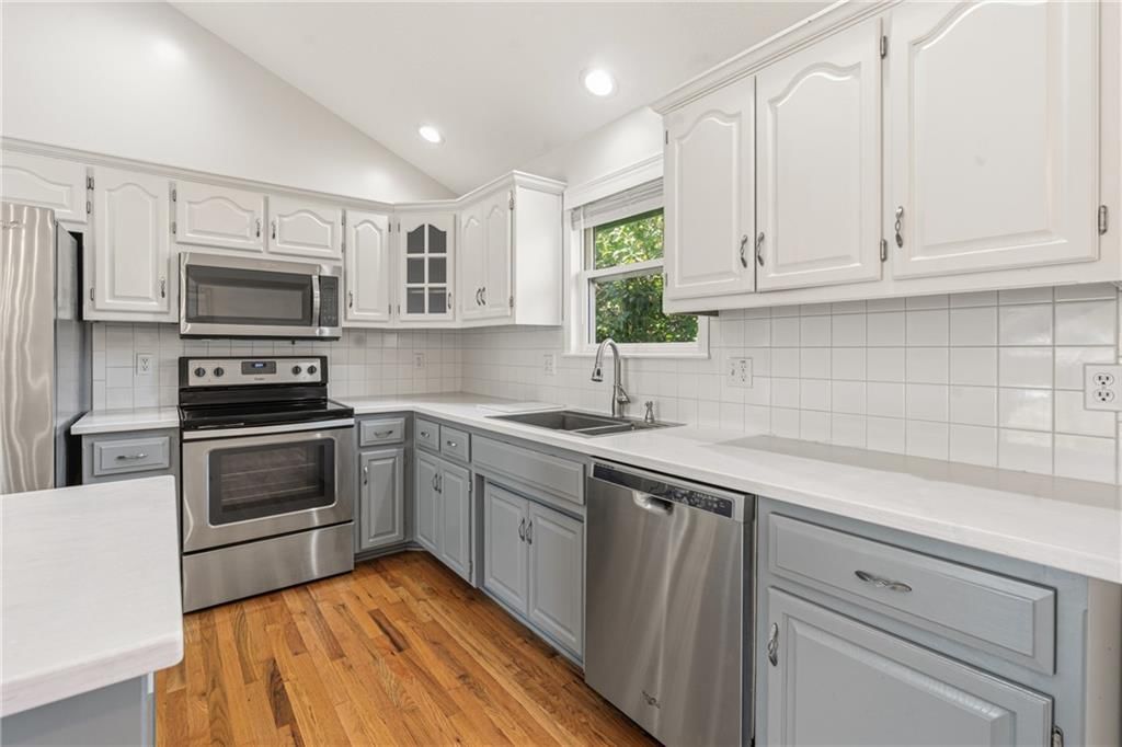 Photo 15 of 35 - 13460 Timber Park Drive, Platte City, MO 64079