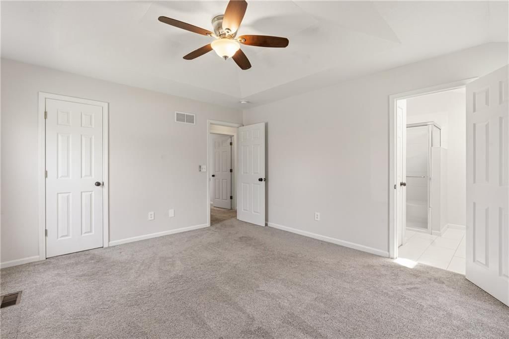 Photo 19 of 35 - 13460 Timber Park Drive, Platte City, MO 64079