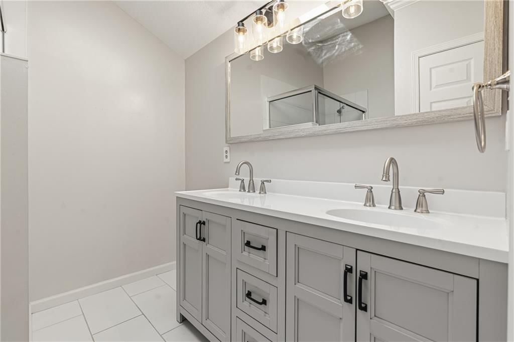 Photo 21 of 35 - 13460 Timber Park Drive, Platte City, MO 64079