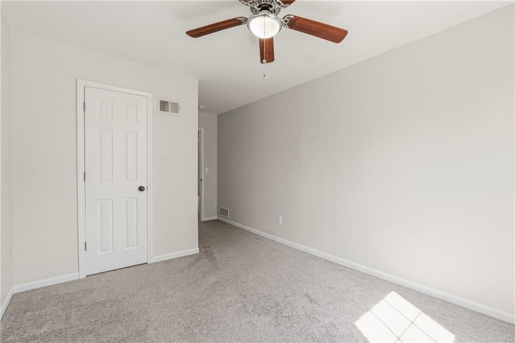 Photo 23 of 35 - 13460 Timber Park Drive, Platte City, MO 64079