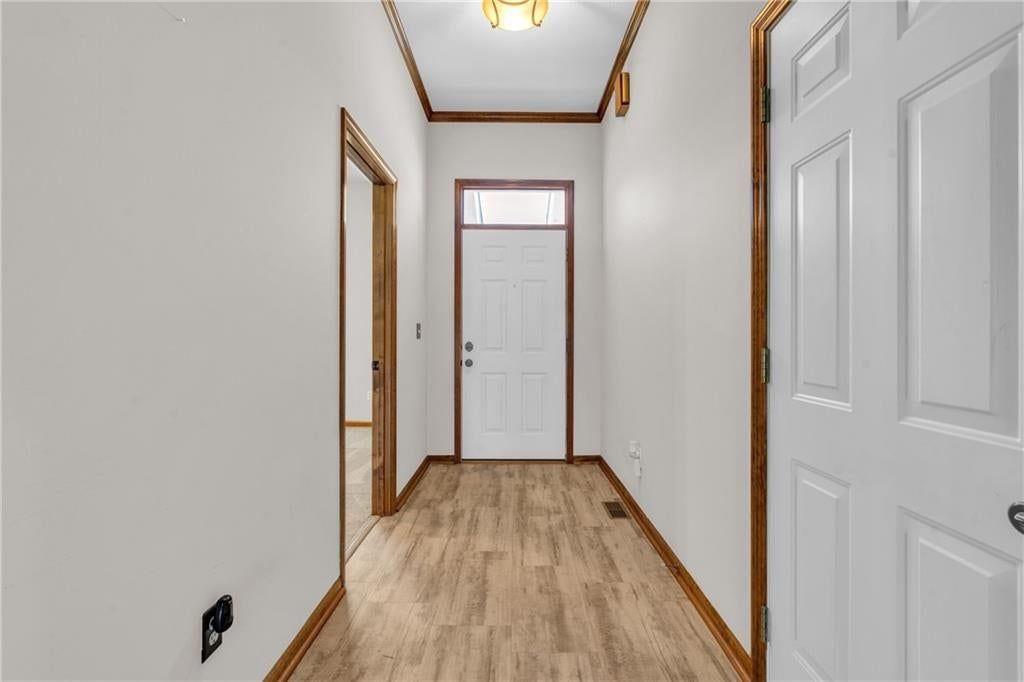 Photo 4 of 43 - 9613 N Locust Drive, Kansas City, MO 64155
