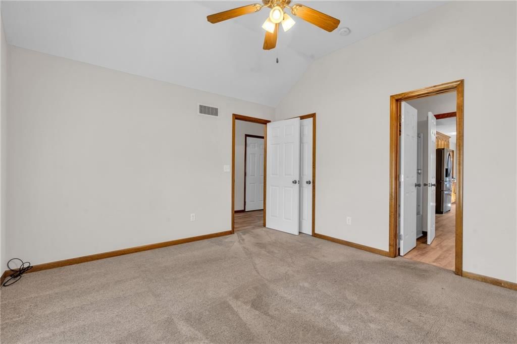 Photo 7 of 43, 9613 N Locust Drive, Kansas City, MO 64155