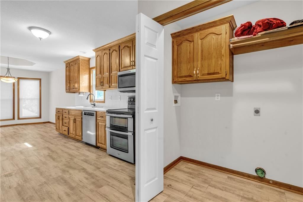 Photo 9 of 43, 9613 N Locust Drive, Kansas City, MO 64155