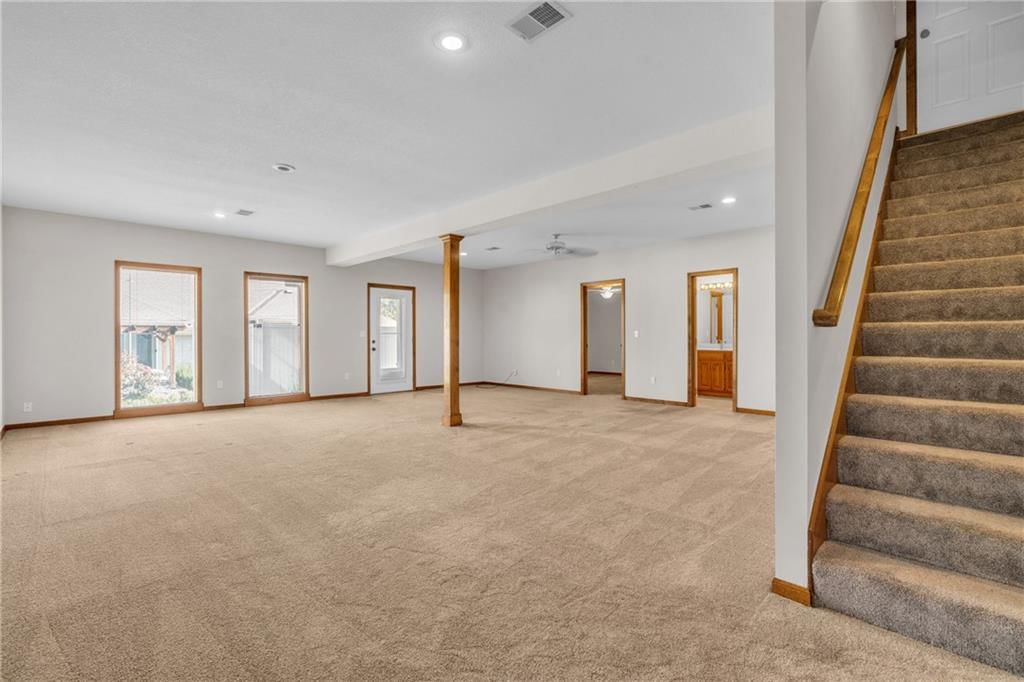 Photo 27 of 43, 9613 N Locust Drive, Kansas City, MO 64155