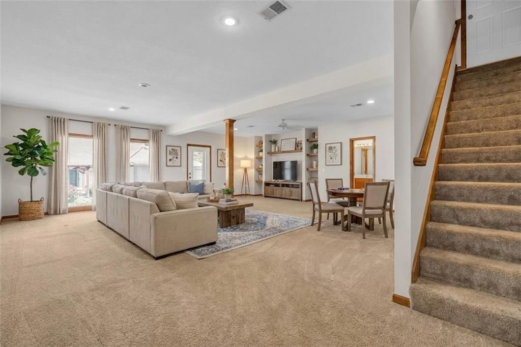 Photo 28 of 43, 9613 N Locust Drive, Kansas City, MO 64155