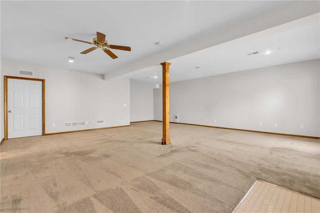 Photo 30 of 43 - 9613 N Locust Drive, Kansas City, MO 64155