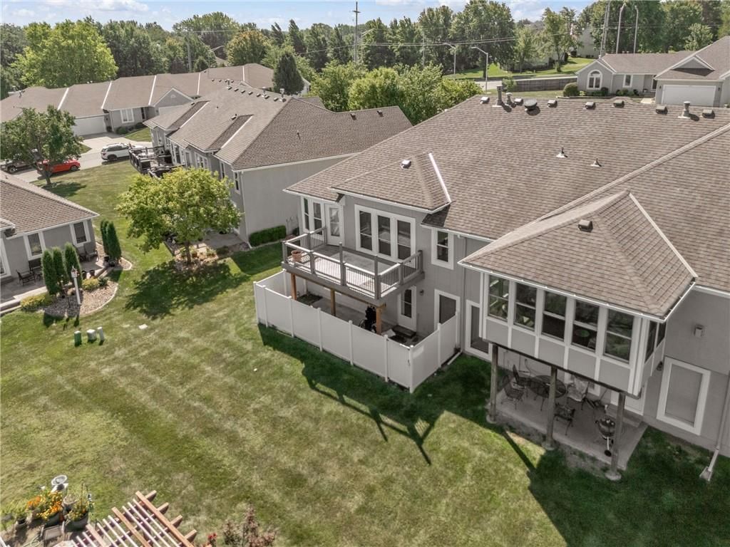 Photo 41 of 43 - 9613 N Locust Drive, Kansas City, MO 64155