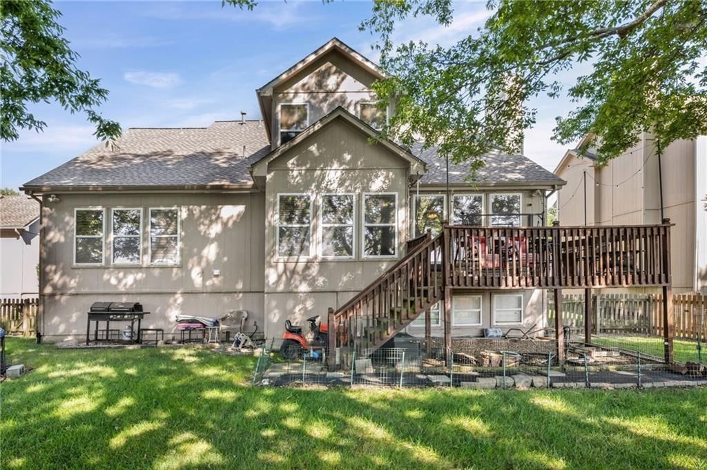 Photo 35 of 43 - 5924 NE Turquoise Drive, Lee's Summit, MO 64064