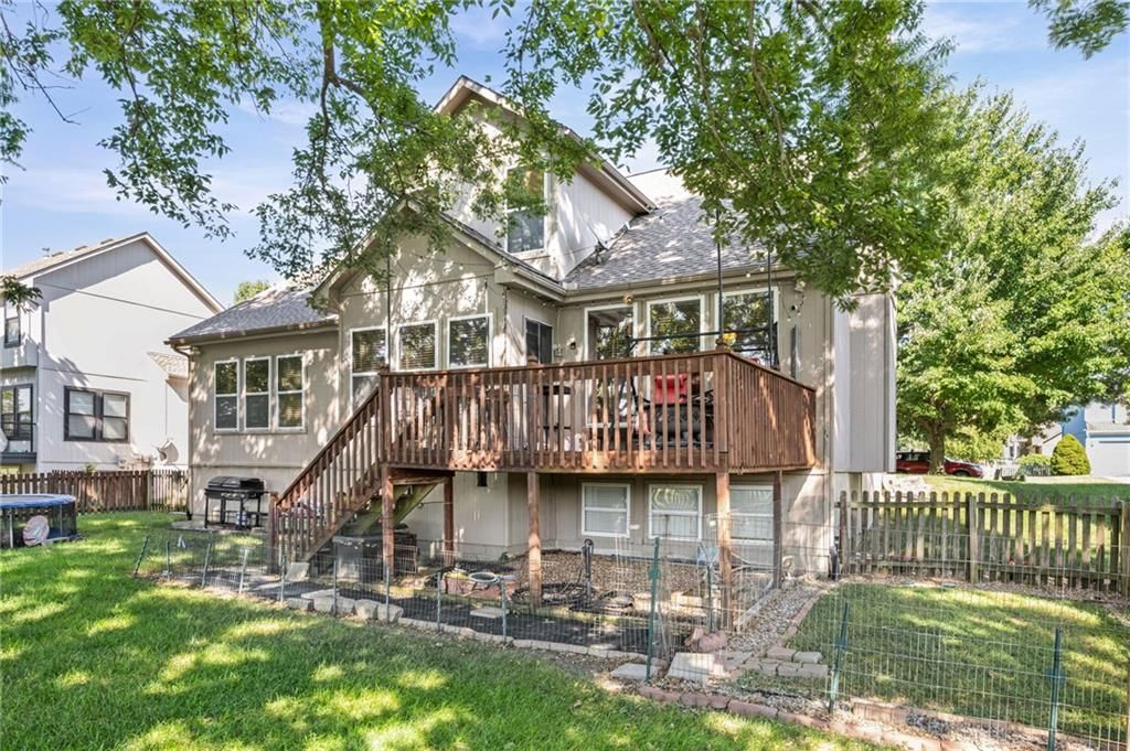 Photo 36 of 43 - 5924 NE Turquoise Drive, Lee's Summit, MO 64064