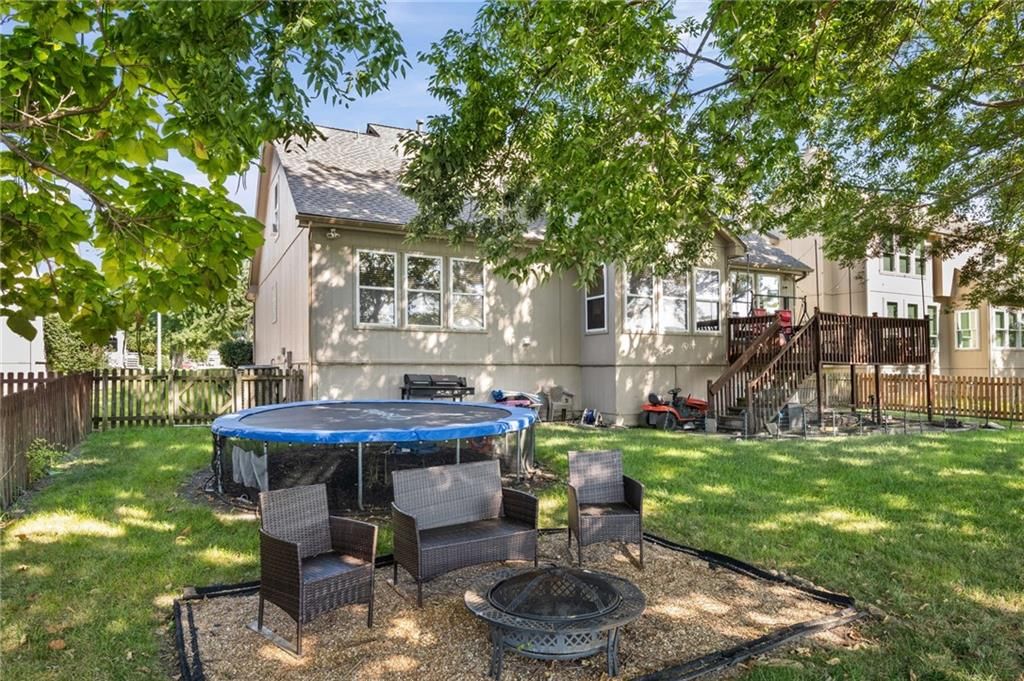 Photo 37 of 43 - 5924 NE Turquoise Drive, Lee's Summit, MO 64064