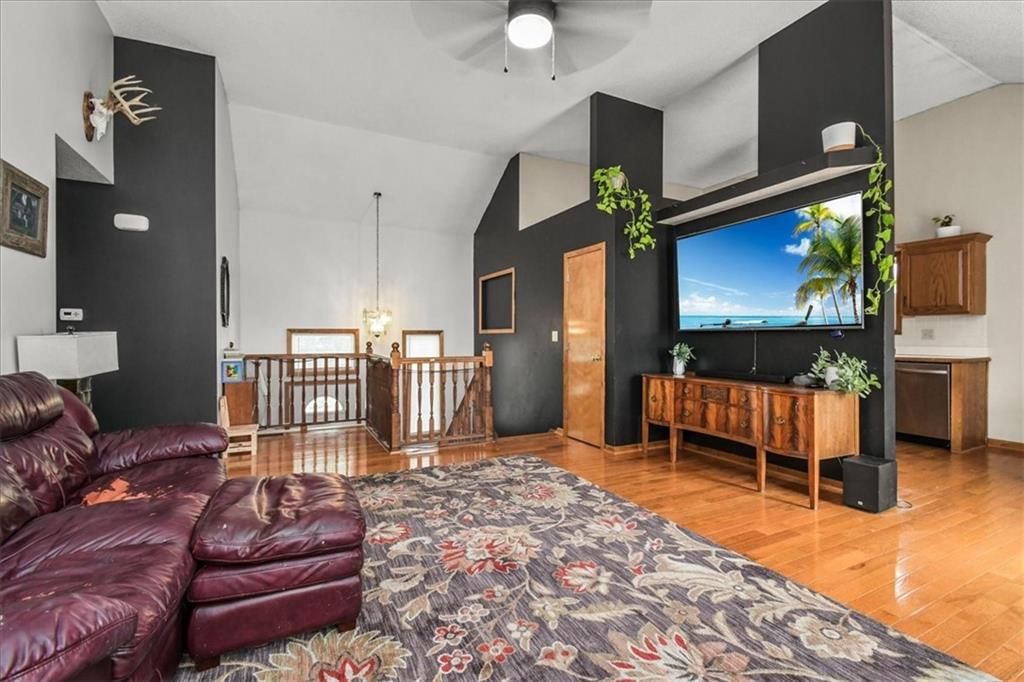 Photo 6 of 25 - 2338 NE Overbrook Drive, Blue Springs, MO 64029