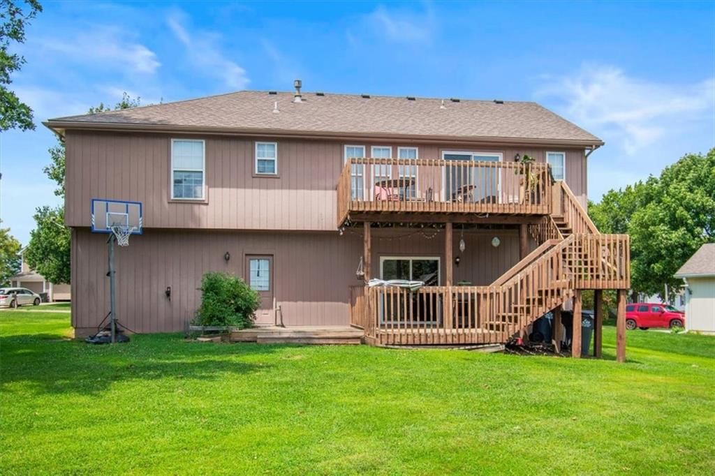 Photo 20 of 25 - 2338 NE Overbrook Drive, Blue Springs, MO 64029