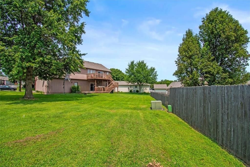 Photo 22 of 25 - 2338 NE Overbrook Drive, Blue Springs, MO 64029
