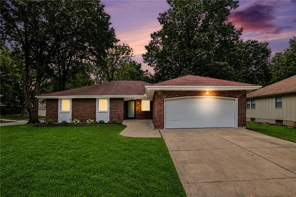 821 NE Cedar Street, Lee's Summit, MO